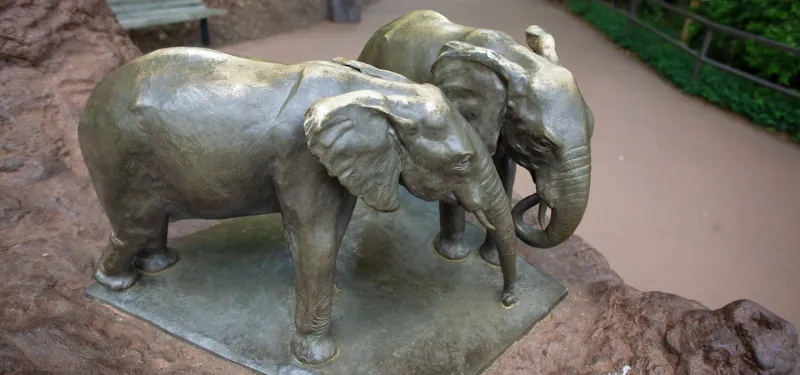 Elephants bronze